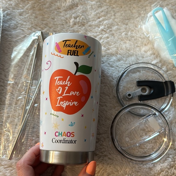 👩🏻🏫 NWT Teacher Tumbler & Socks Gift Set - Picture 6 of 9